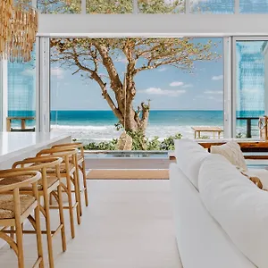 https://long-bay-beach-resort.comcaribbean.com