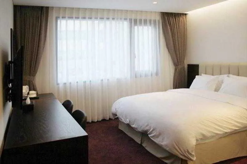 Travelodge Myeongdong City Hall Seul 3*,  Corea del Sud