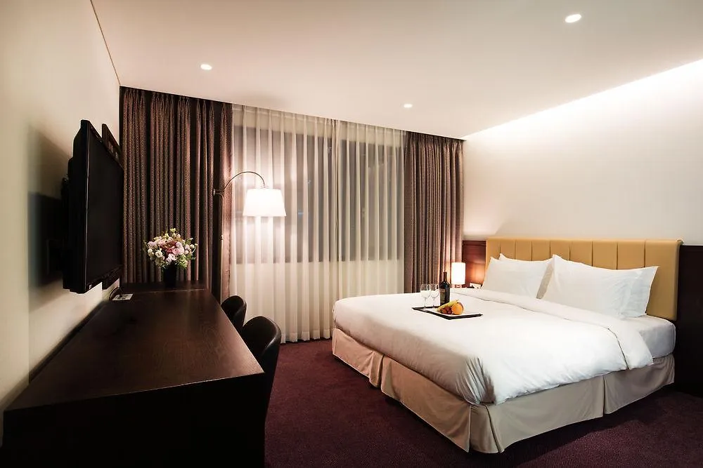 Travelodge Myeongdong City Hall Seul Hotel