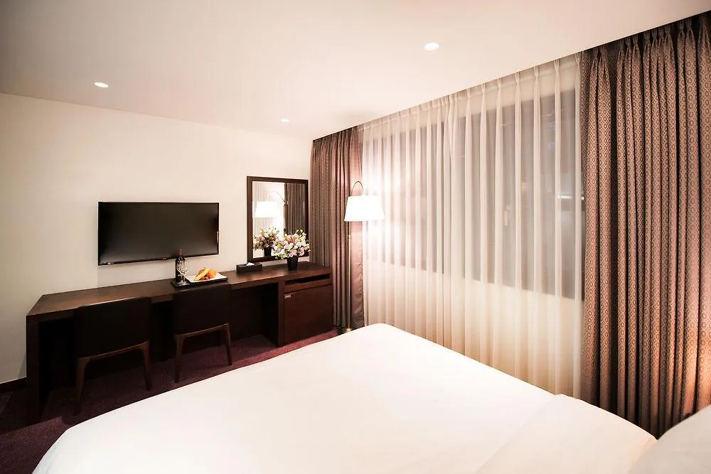 Travelodge Myeongdong City Hall Seul 3*,