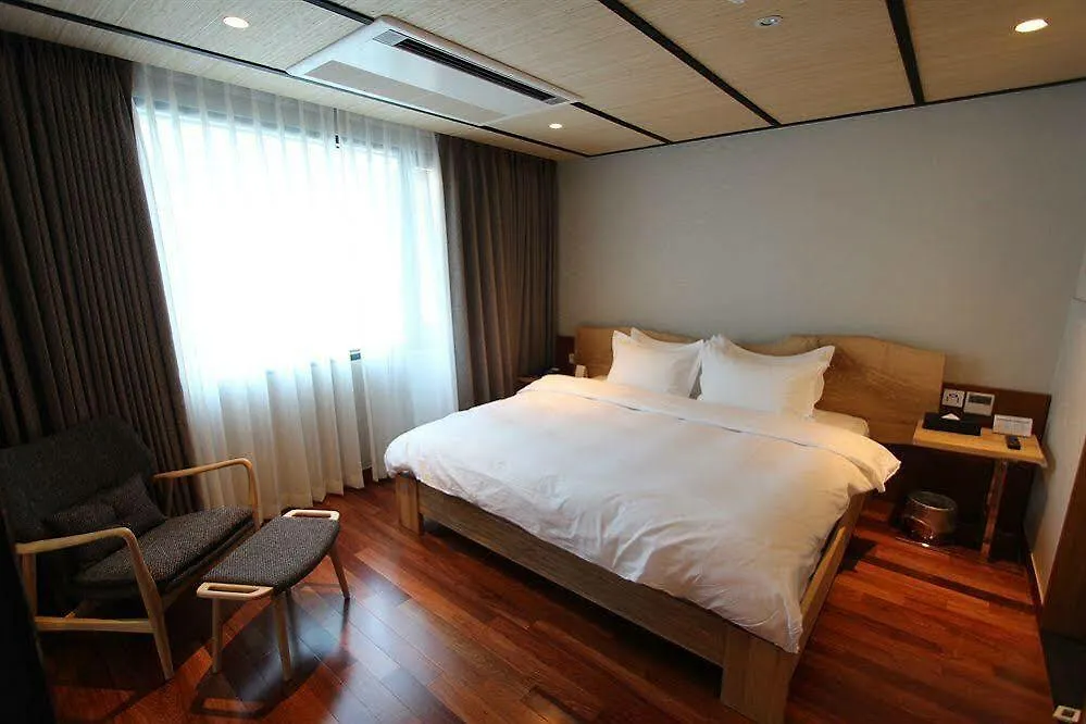 Travelodge Myeongdong City Hall Seul